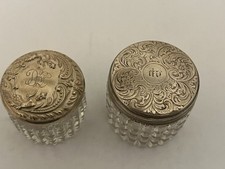 Salt and Pepper Shaker (2) -