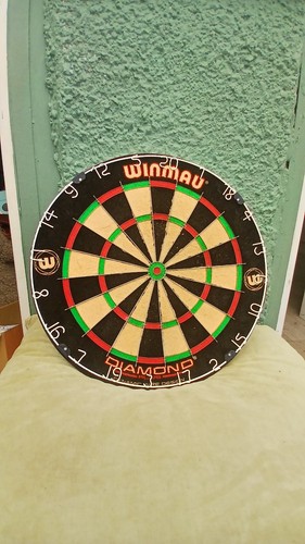 Winmau diamond plus dart board - diamond,