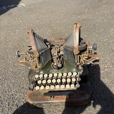 VINTAGE TYPEWRITER - 1911