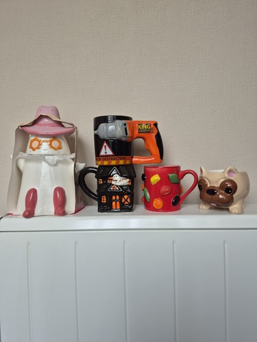 Set novelty mugs and a - of,