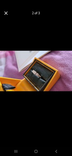 Brilliant cut carat - carat, three
