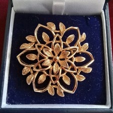 Vintage jewellery lovely gold tone Sarah Coventry GB Brooch Pin 