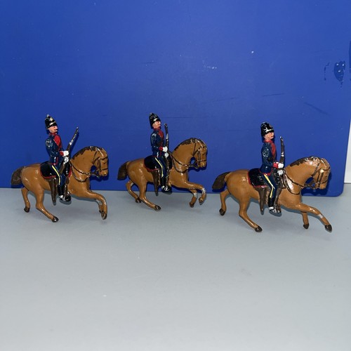 Vintage lead toy - lead, soldiers