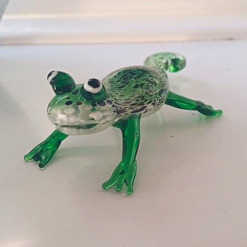 Green glass crystal frog - green,