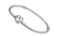 GENUINE PANDORA Moments Heart Clasp Bracelet in Sterling Silver 590719