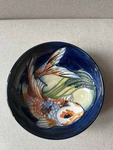 Moorcroft quiet waters bowl