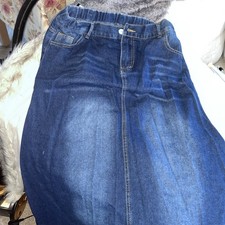 Denim skirt Approx 14/16 UK