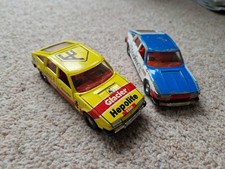 Pair of Vintage Rover 3500 - Corgi - sc. 1:35 Triplex & Glacier Hepolite cars