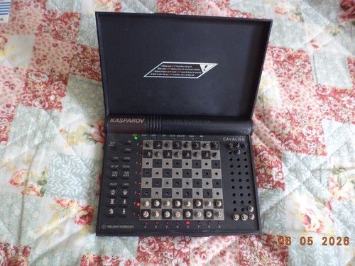 Saitek cavalier travel chess - saitek,
