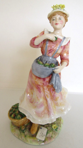 Royal doulton figurine country - royal,