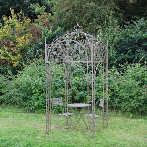 Traditional deluxe gothic - traditional,