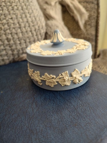 Blue jasperware wedgwood - blue,