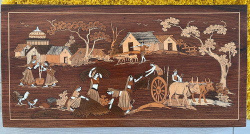 Handcrafted wood caved - -,