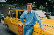 Bert van Leeuwen presenter of