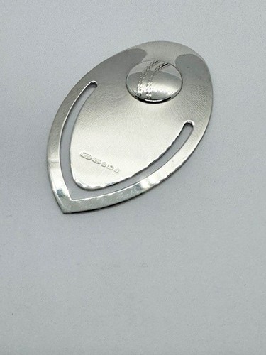 Cricket ball emblem shaped - ball,