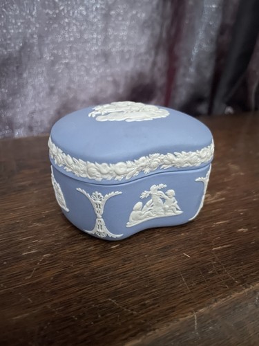 Wedgwood blue jasperware - blue,