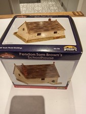 Bachmann OO Gauge Pendon Tom Brown's Schoolhouse