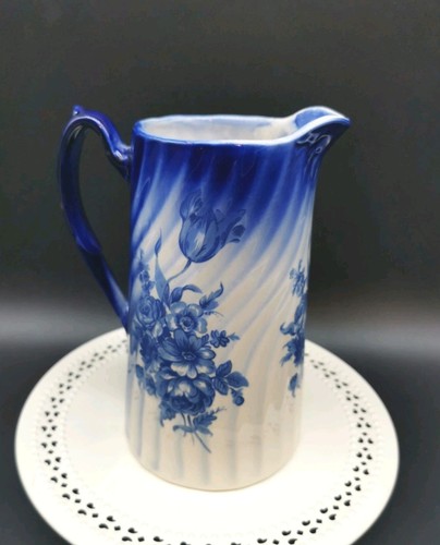 Traditional vintage blue - blue, white