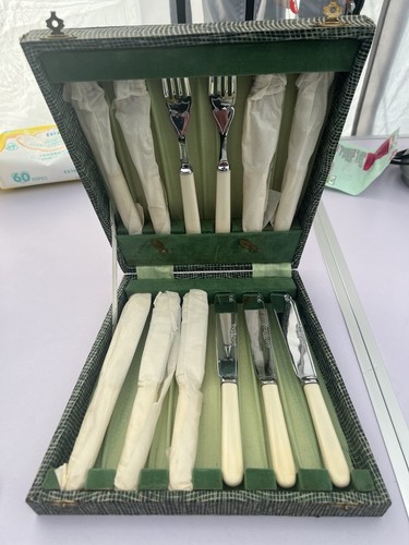 Fish knives fork set - &,