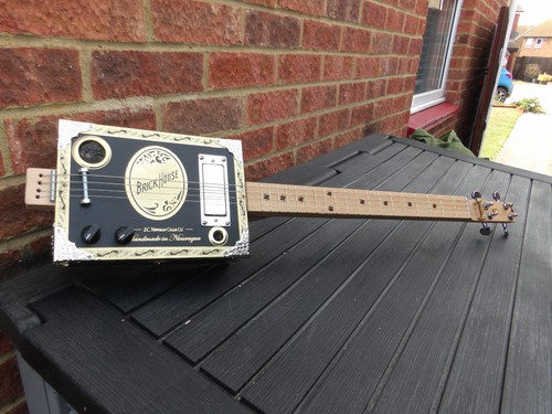 String homemade fretted - string,
