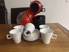 Dolce Gusto Coffee Machine with 5 Cups And Saucers