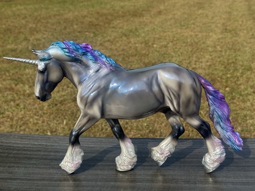 Breyer glossy decorator thorin - breyer,