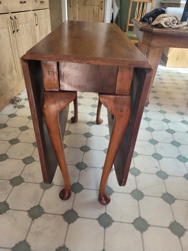Vintage queen anne revival - queen,