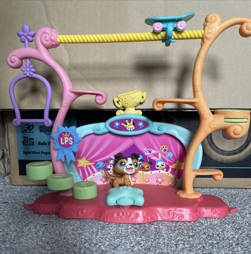 Littlest pet shop - pet, and