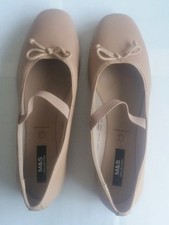 Marks and Spencer  Ladies Leather shoes Dark Almond  Size 7 Standard  fit New.