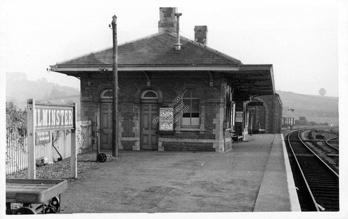Ilminster train station - train,