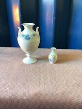 Vintage Wedgwood Clementine Vase And Bud Vase In Excellent Condition.