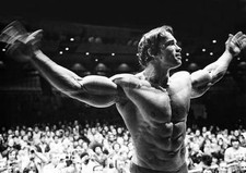 ARNOLD SCHWARZENEGGER POSTER