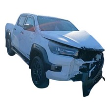 TOYOTA HILUX INVINCIBLE 2.8