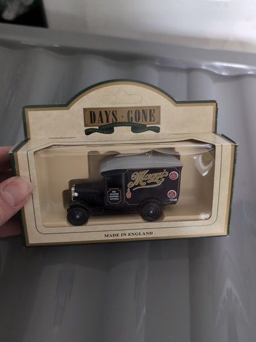 Vintage collectible lledo - collectible,