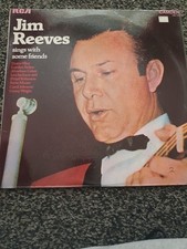 Jim Reeves Sings With Some