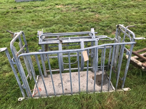 Ironworks sheep turnover crate - ironworks,