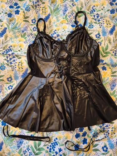 Uk24 larger mistress - , playwear