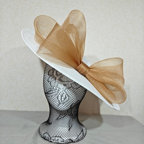 White beige large fascinator - beige,