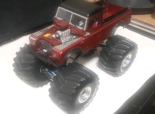 Diecast land rover - land,