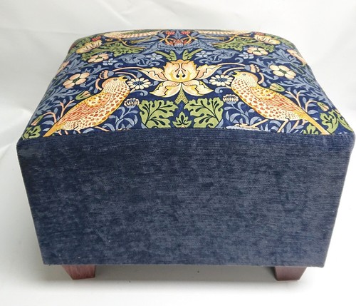 Footstool pouffe stool - pouffe,