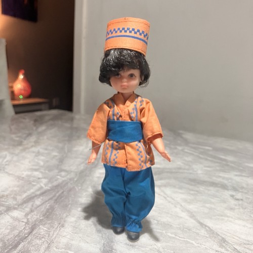 Vintage souvenir doll - souvenir,