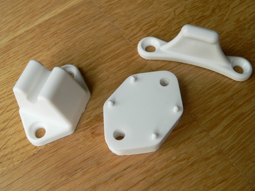 White door retainer catch - door, +