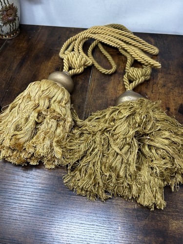 Vintage gold braided cord