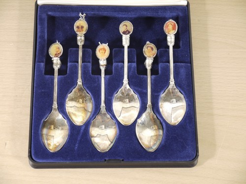 Vintage 1980 cased set 6 - 1980's,