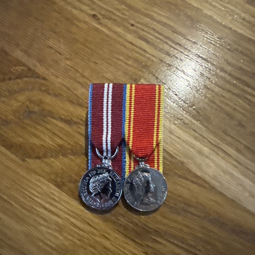 Miniature medals queen s - medals, queen`s
