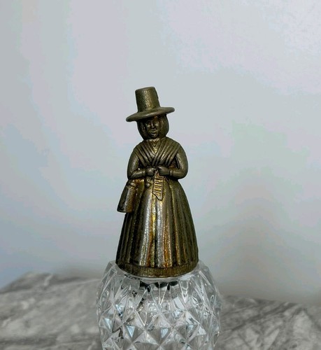 Vintage brass tone metal welsh - vintage,