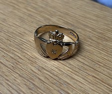 Vintage 9ct gold Claddagh Ring