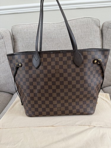 Louis vuitton damier - vuitton, ebene