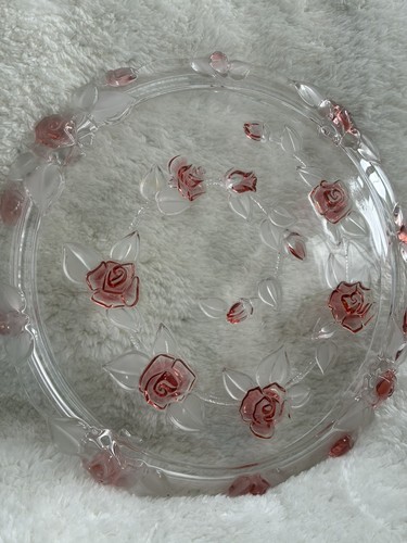 Vintage pink rose cake display - pink,