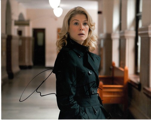 Rosamund pike signed - pike, photo